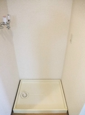 【設備】 | イズミタダマンション | 室内洗濯機置き場