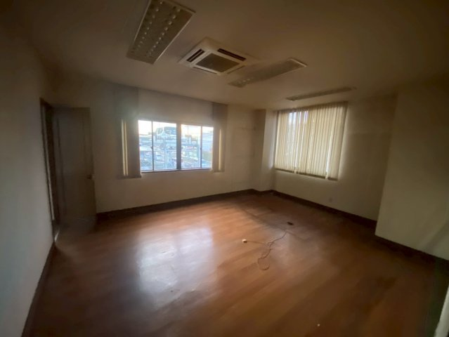津田沼ビルの内装