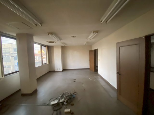 津田沼ビルの内装