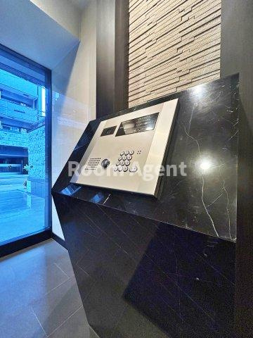 プレサンス千種アイルのエントランス