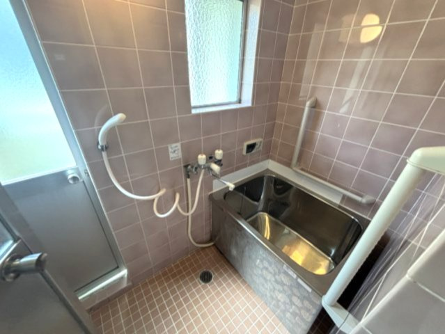 鶴甲団地10号棟の浴室