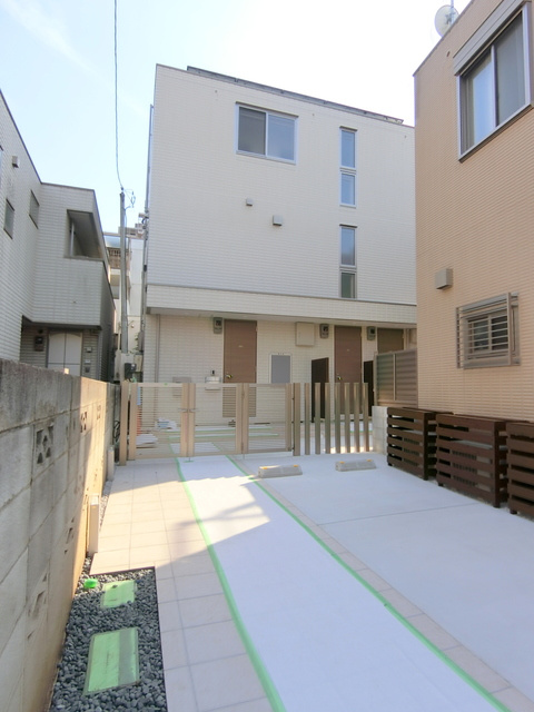 テラス高井戸西のエントランス|★大手ハウスメーカーのHEBEL HAUSの賃貸住宅★