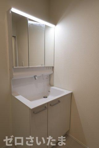 《仲介手数料無料》見沼区東大宮６丁目68-7新築一戸建てハートフルタウンの独立洗面台
