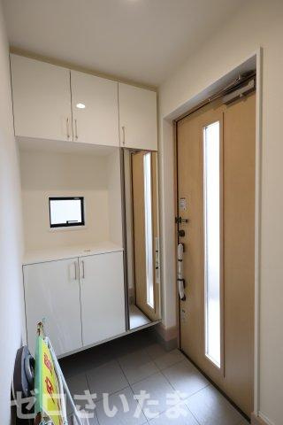 《仲介手数料無料》見沼区東大宮６丁目68-7新築一戸建てハートフルタウンの玄関