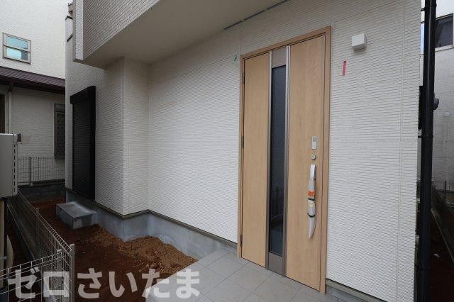 《仲介手数料無料》見沼区東大宮６丁目68-7新築一戸建てハートフルタウンの玄関