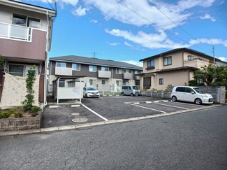 【駐車場】 | エスペラントハイム | 駐車場があるので、車を買う予定の方も安心です