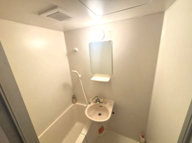 ブロスコート住吉の洗面所