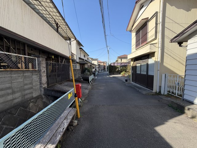 建築条件なし！鎌倉駅まで徒歩圏内の売地の前面道路含む現地写真