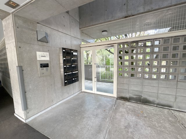 欅コートのエントランス