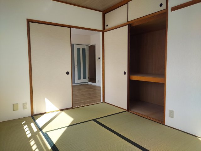 逆瀬川パークマンションの和室|和室約6帖