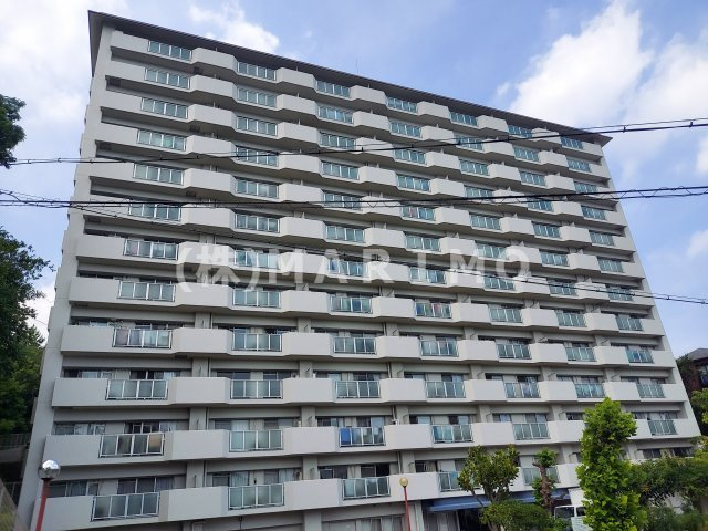 逆瀬川パークマンションの外観