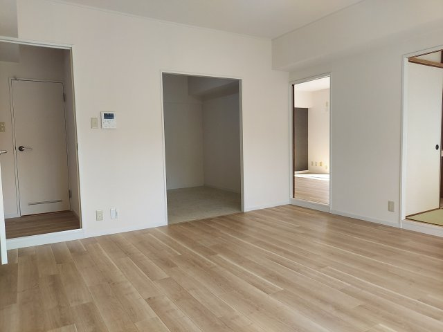 逆瀬川パークマンションのエントランス