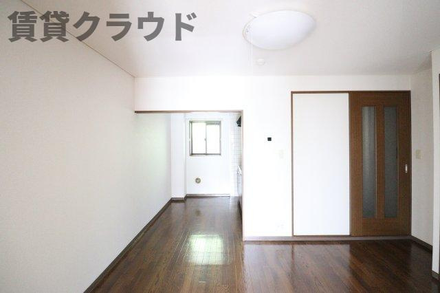 パークサイトの居間・リビング|同じ建物の別のお部屋の写真になります！↓