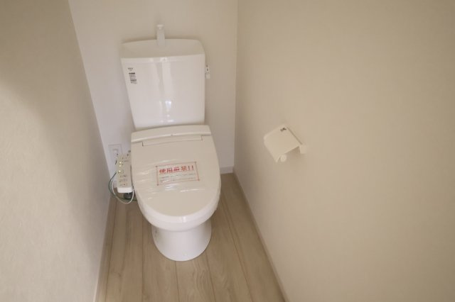 《仲介手数料無料》西区三橋５丁目286新築一戸建てKEIAI Graceのトイレ