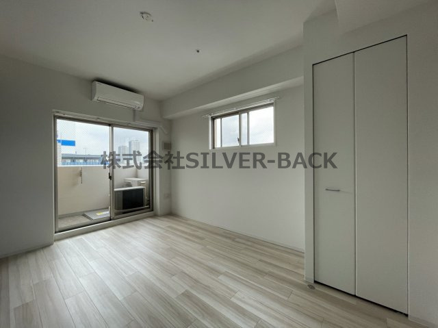 セレニテ桜川駅前プリエの居間・リビング