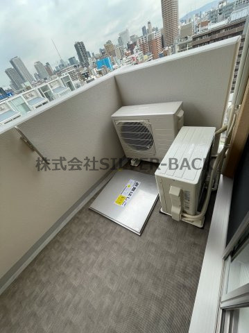 セレニテ桜川駅前プリエのバルコニー