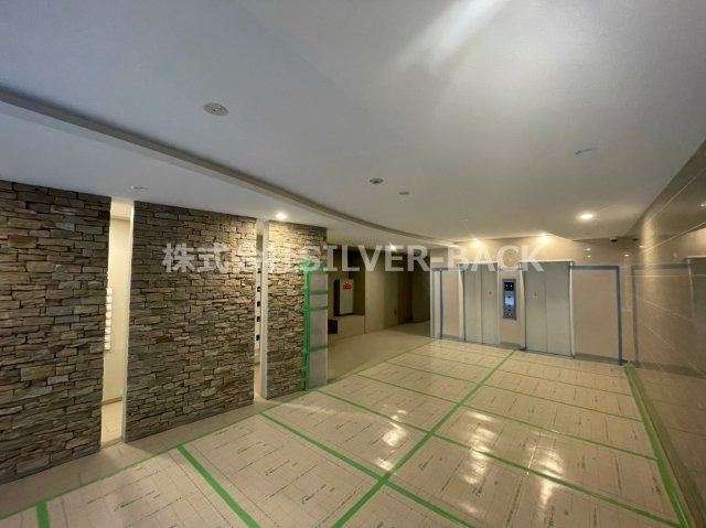 セレニテ桜川駅前プリエのロビー