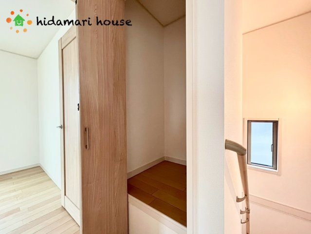北区奈良町2期　新築戸建01の収納|3階廊下収納
