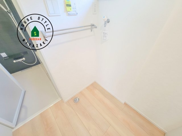 都城市都北町第1-3棟（1号棟）の設備|ランドリースペースとなります。広々して有効的にご使用できます。 