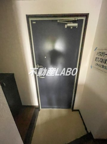 ELLE難波WESTの玄関