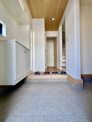 【玄関】 | 佐伯区五日市中央３丁目