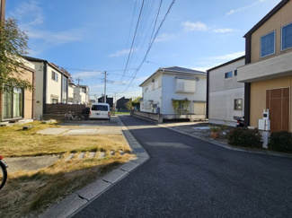 【前面道路含む現地写真】 | 【当社専任】千葉市花見川区三角町　中古戸建