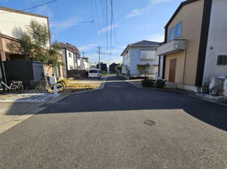 【前面道路含む現地写真】 | 【当社専任】千葉市花見川区三角町　中古戸建