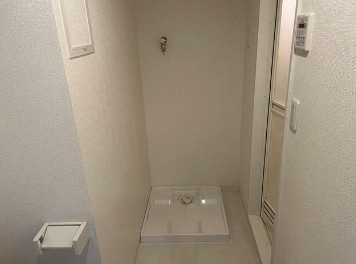 【設備】 | ARTESSIMO PACE | 室内洗濯機置き場。