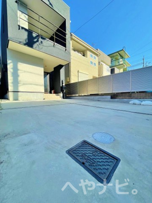 【駐車場】 | 新守町戸建て | ★敷地内駐車場2台可