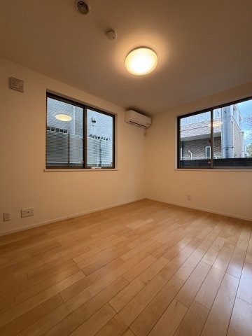 杉並区今川中古戸建ての洋室|きれいな洋室です