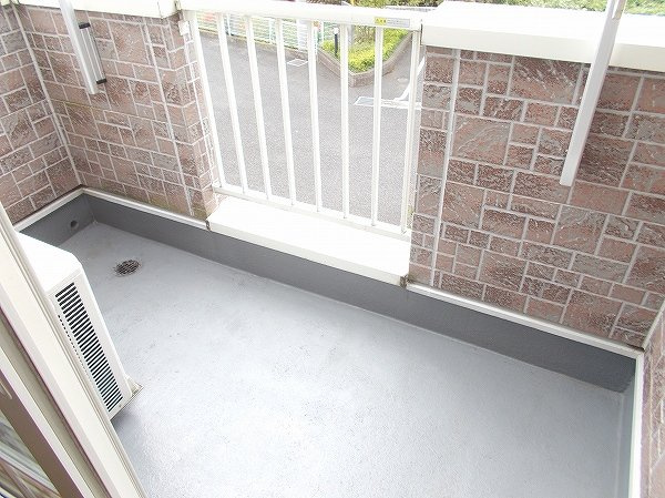 コンステラシオンのバルコニー|暖かな日差しのふりそそぐバルコニー