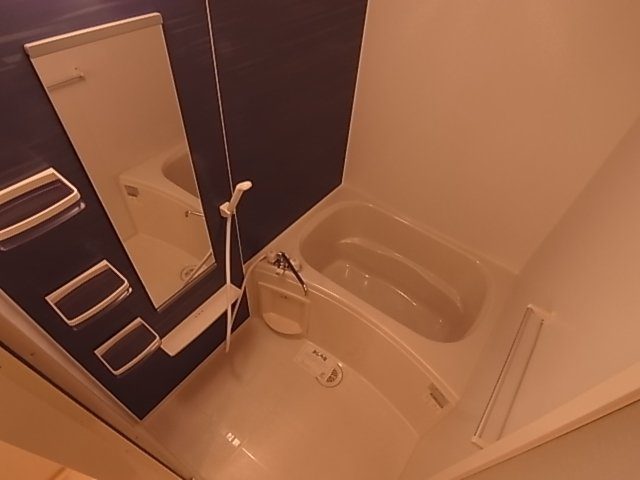 神戸市須磨区月見山本町２丁目のアパートの浴室