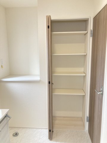 ブルーミングガーデン藤岡市下栗須　1号棟の収納|洗面室にもたっぷり収納付きです♪バスタオルやシャンプー等の収納に重宝しますよ！