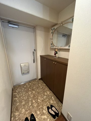 【玄関】 | サンシティ神戸北町１番館 | 上りかまちも低く安心です。