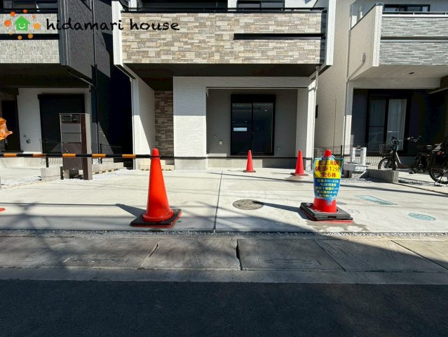 上尾市浅間台3丁目3期　新築戸建　ブルーミング03の駐車場