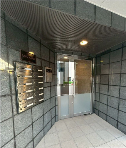 ヒルズエクセル　南向き　角部屋　オートロックのエントランス