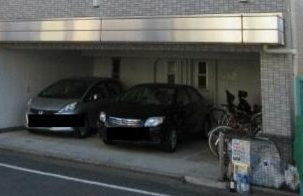 ヒルズエクセル　南向き　角部屋　オートロックの駐車場