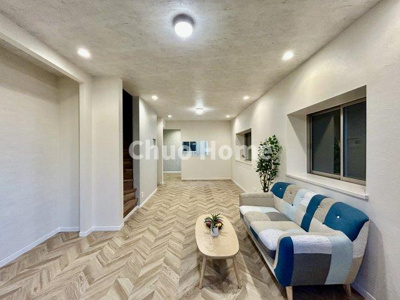 【居間・リビング】 | 荒川区東尾久2丁目中古住宅 | 【居間・リビング】「ＬＤＫは家族団らんをデザイン」広いＬＤＫでは家族が集まり一緒の時間を過ごせる工夫がされております。何気ない一日の当たり前のひとコマがいつか一生の宝物になります