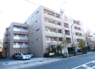 【外観】 | 鉄筋コンクリート造のがっちりとした建物。