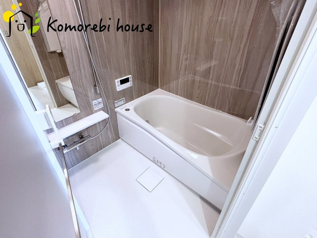 オーベル大宮東宮原の浴室|暖房・乾燥・換気が一体になった多機能浴室で、一年を通して快適に使えるのが魅力。冬は暖房であたたかく、雨の日は乾燥が洗濯物をしっかり乾かしてくれます。															