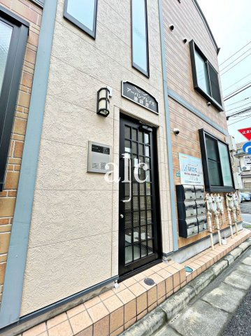 豊島区池袋４丁目のアパートのエントランス
