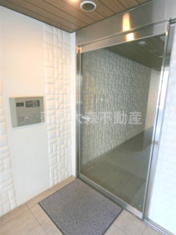 メイクスデザイン大森のエントランス