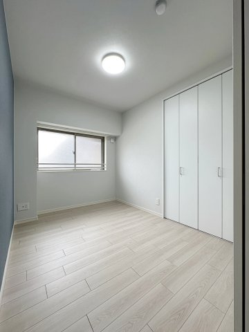 ローレルコート楽々園301の洋室|5帖洋室☆