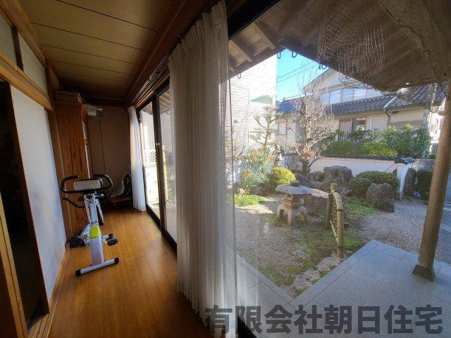 【その他】 | 東来待中古戸建 | 和室隣の縁側から見えるお庭です