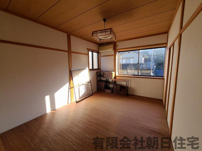 【洋室】 | 東来待中古戸建 | 明るい洋室です