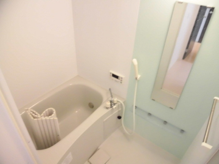 スリー・スター Ⅳ号館 Ａの浴室|オシャレなお風呂♪