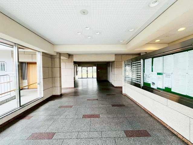 向島ニュータウン第三街区F棟の外観