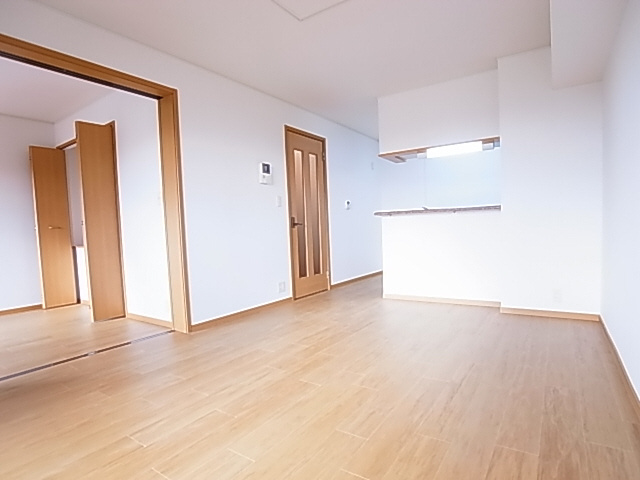 神戸市須磨区東落合２丁目のアパートの居間・リビング|リビング