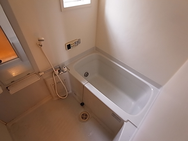 神戸市須磨区東落合２丁目のアパートの浴室|追焚機能付浴室