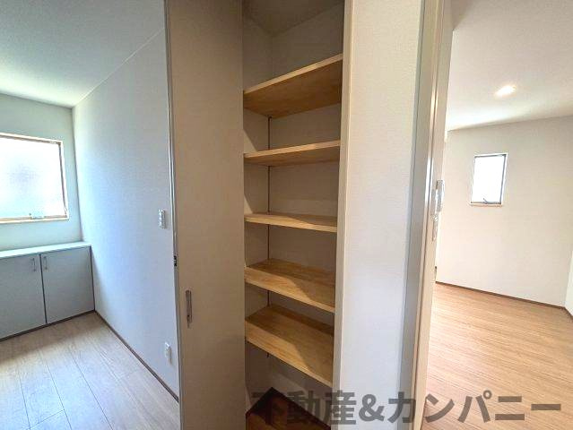 水泥町新築戸建　ONO新築建売の収納|ホールに収納スペースがあります